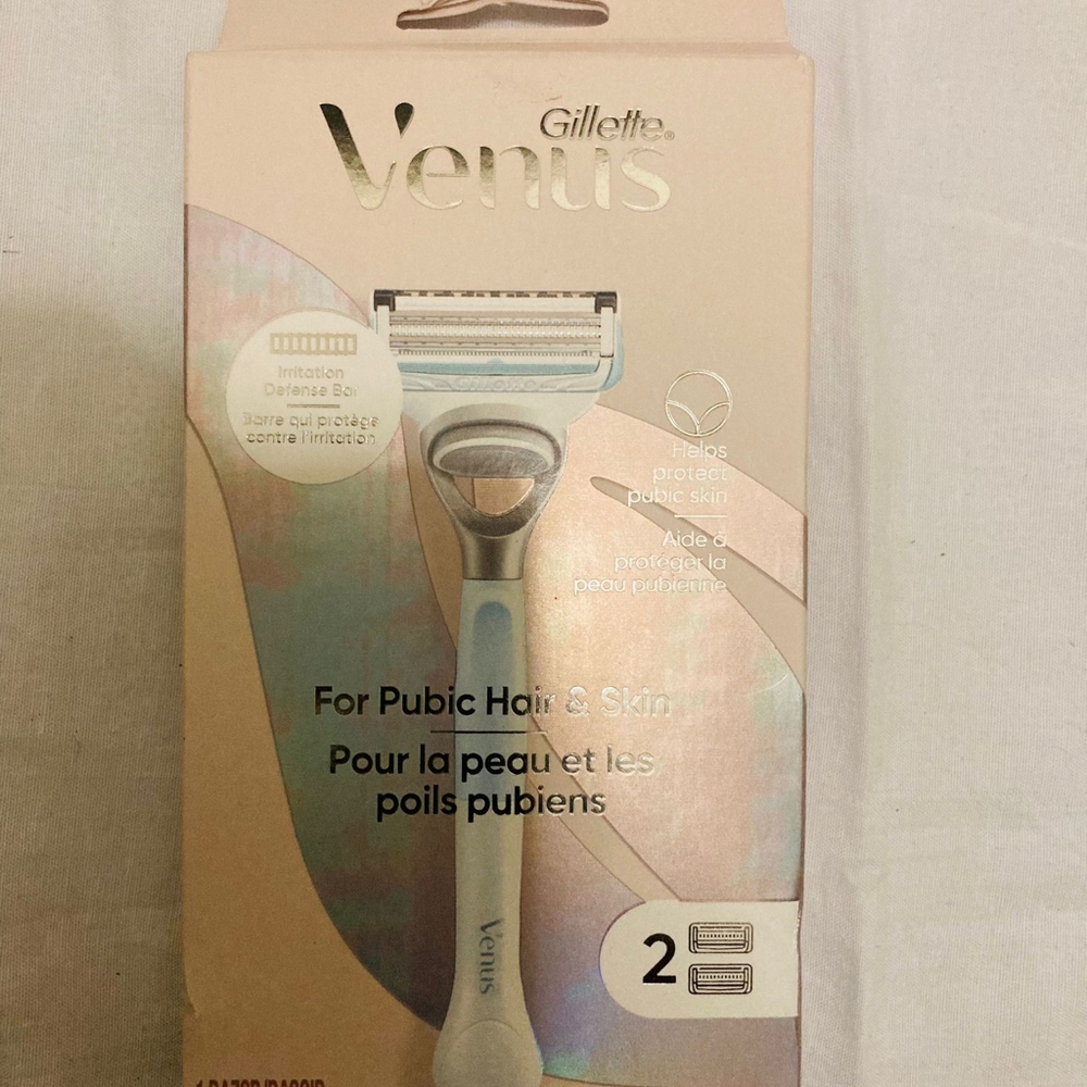 I'm selling Venus comfort glide saver.